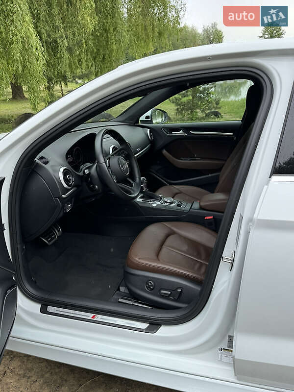 Седан Audi A3 2018 в Ивано-Франковске