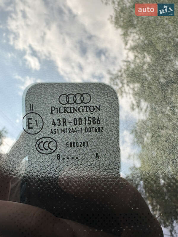 Седан Audi A3 2018 в Ромнах