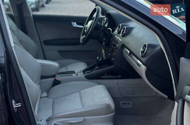 Хэтчбек Audi A3 2006 в 