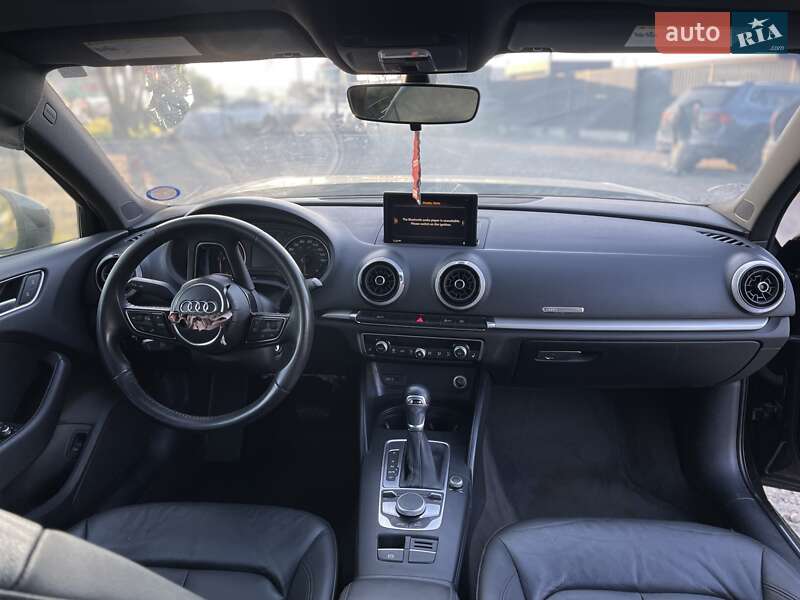 Седан Audi A3 2018 в Львове