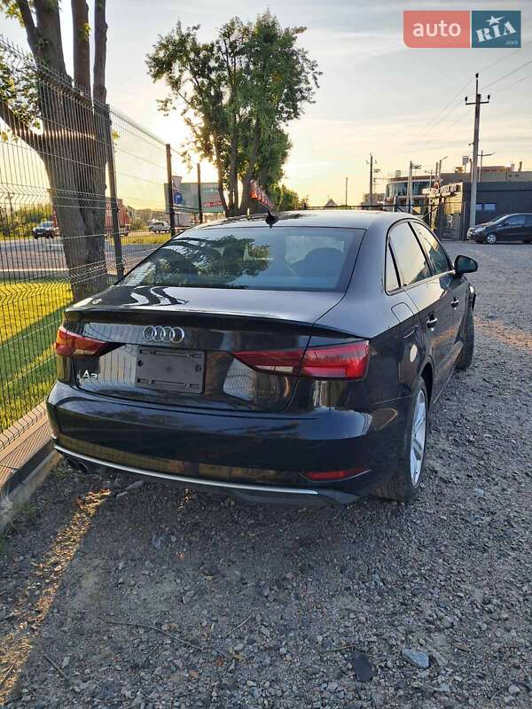Седан Audi A3 2018 в Львове