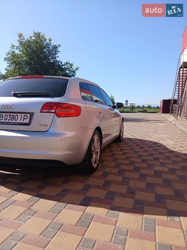 Хэтчбек Audi A3 2012 в Гайсине