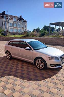 Хэтчбек Audi A3 2012 в 