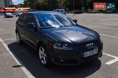 Хэтчбек Audi A3 2010 в 
