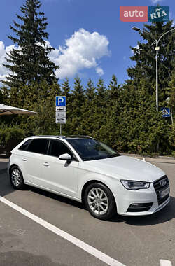 Хэтчбек Audi A3 2015 в Киеве