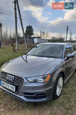 Хэтчбек Audi A3 2015 в 