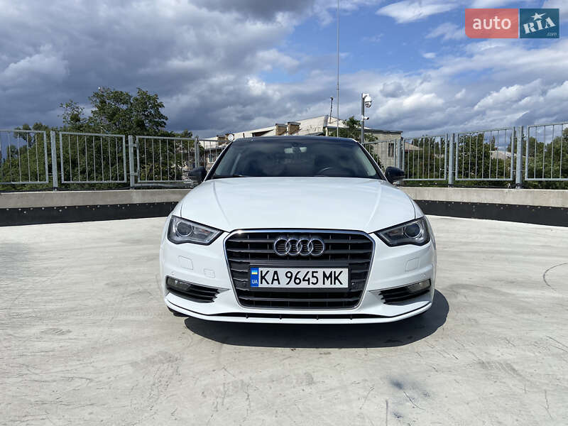 Седан Audi A3 2016 в Киеве
