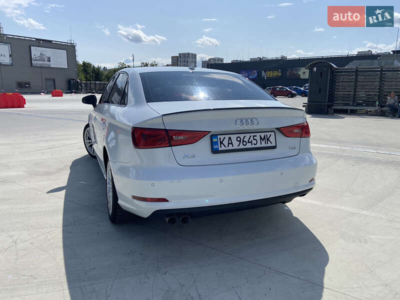 Седан Audi A3 2016 в Киеве