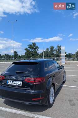 Хэтчбек Audi A3 2016 в Киеве