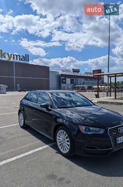 Хэтчбек Audi A3 2016 в Киеве
