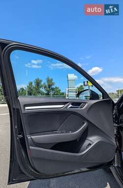 Хэтчбек Audi A3 2016 в Киеве