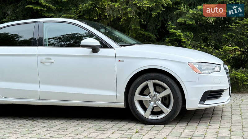 Седан Audi A3 2015 в Львове