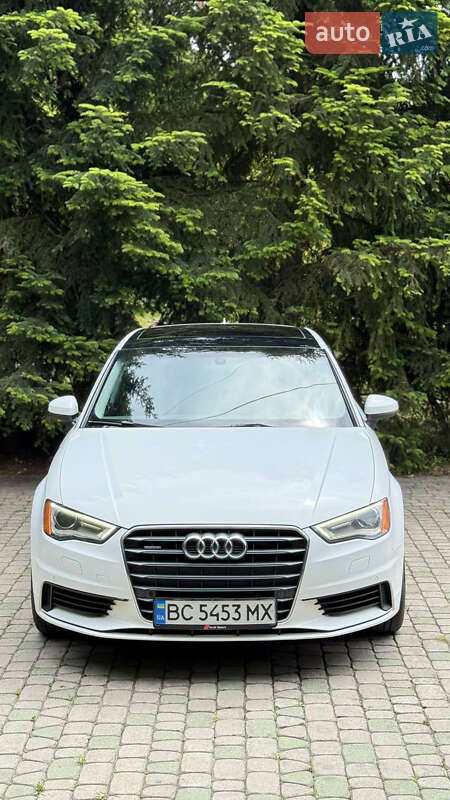Седан Audi A3 2015 в Львове