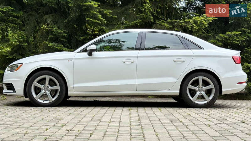 Седан Audi A3 2015 в Львове