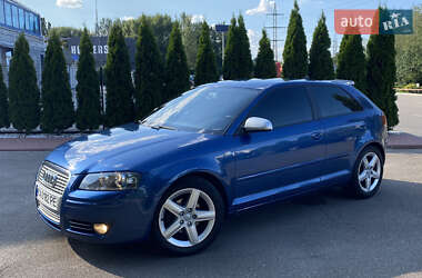 Хэтчбек Audi A3 2006 в 