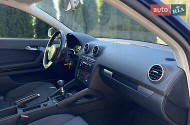 Хэтчбек Audi A3 2006 в 