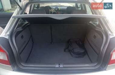 Хэтчбек Audi A3 2003 в 