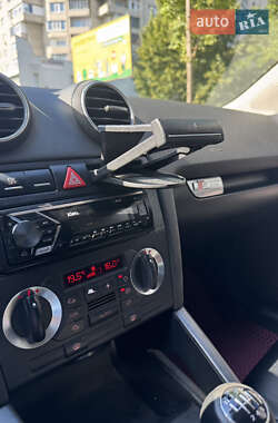 Хэтчбек Audi A3 2005 в 