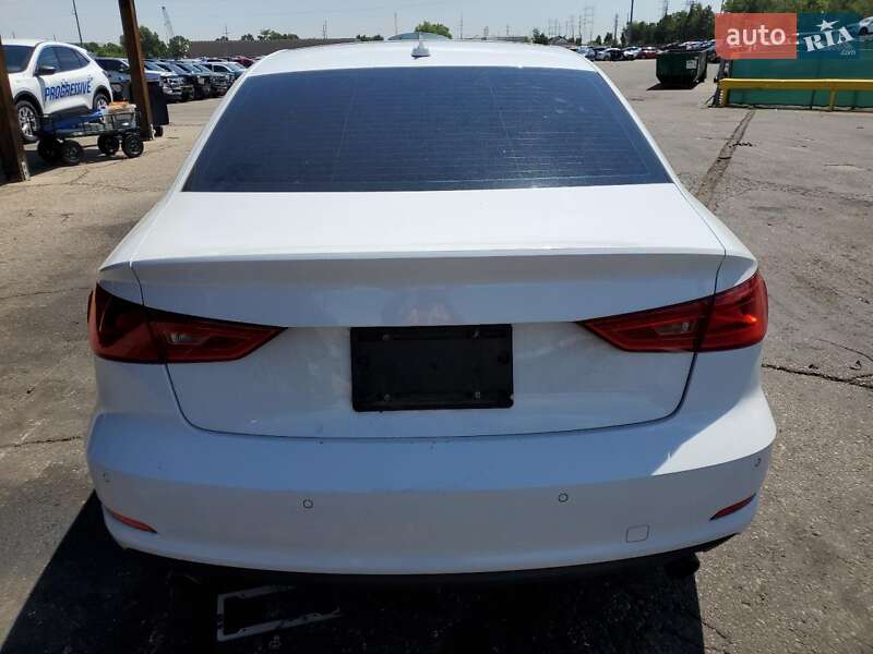 Седан Audi A3 2015 в Львові