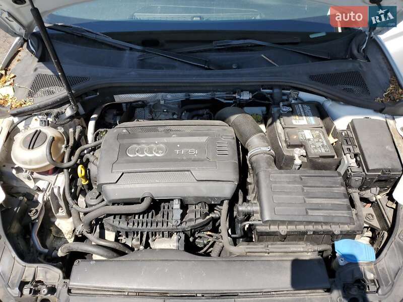 Седан Audi A3 2015 в Львові
