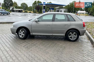 Хэтчбек Audi A3 2002 в 
