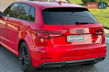 Хэтчбек Audi A3 2017 в 