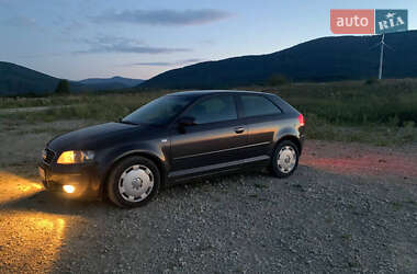 Хэтчбек Audi A3 2004 в 