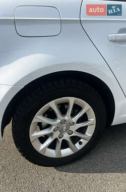 Хэтчбек Audi A3 2016 в 