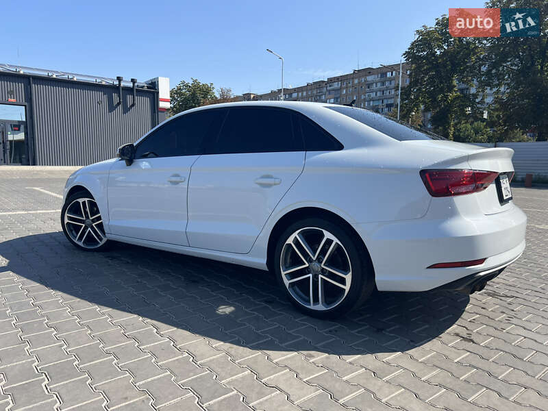 Седан Audi A3 2019 в 