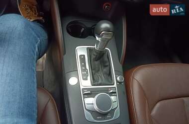 Хэтчбек Audi A3 2016 в 