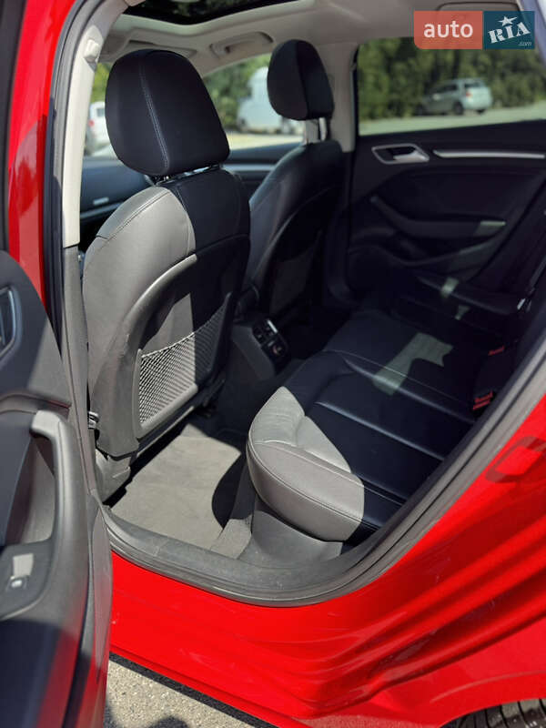 Седан Audi A3 2016 в Киеве