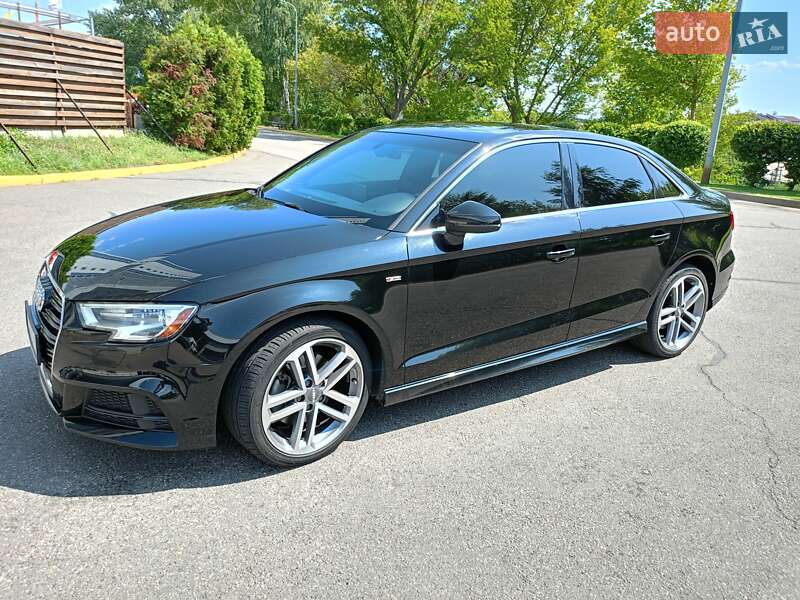 Седан Audi A3 2017 в Киеве