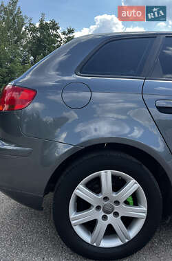 Хэтчбек Audi A3 2007 в 