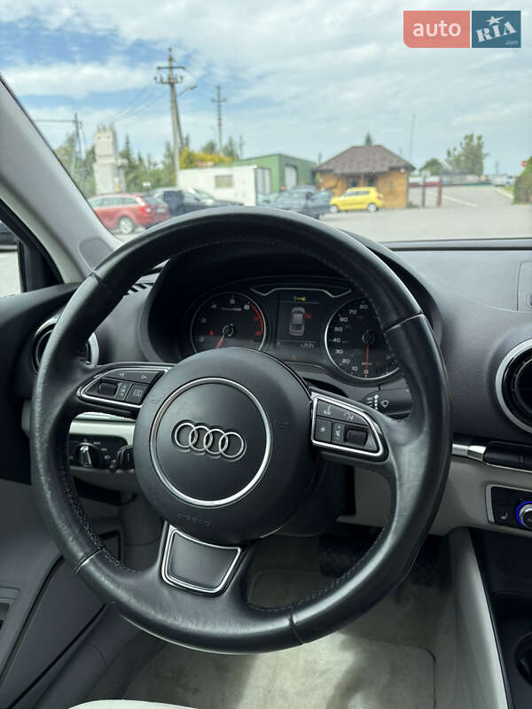 Седан Audi A3 2014 в Львове