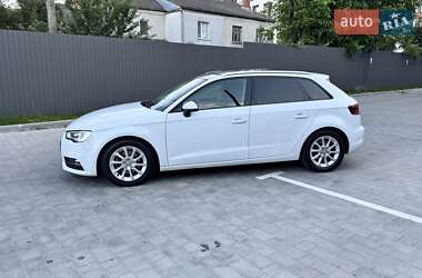 Хэтчбек Audi A3 2016 в 