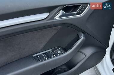 Хэтчбек Audi A3 2016 в 