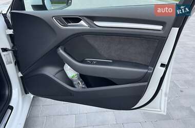Хэтчбек Audi A3 2016 в 