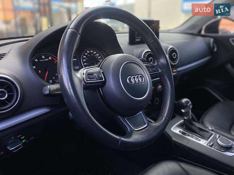 Седан Audi A3 2014 в Киеве