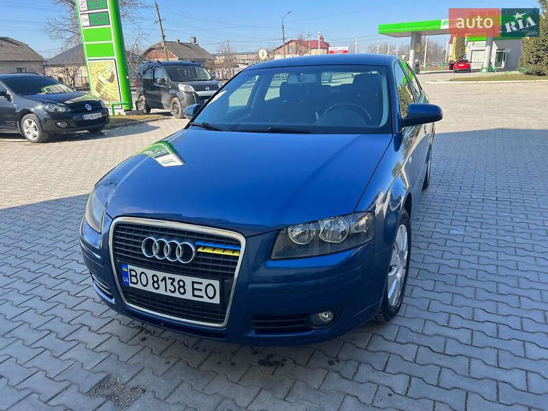 Хэтчбек Audi A3 2005 в 