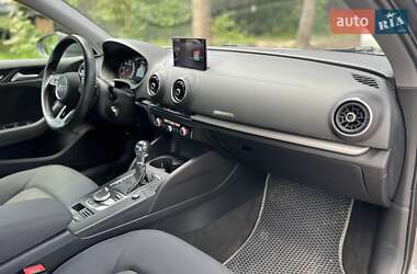 Хэтчбек Audi A3 2019 в 