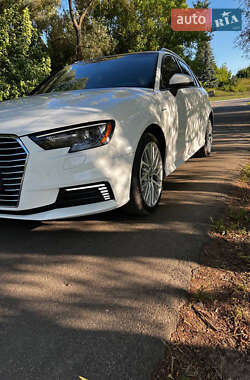 Хэтчбек Audi A3 2018 в 