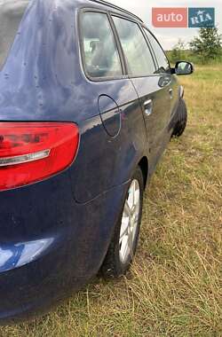 Хэтчбек Audi A3 2011 в 