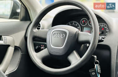 Хэтчбек Audi A3 2005 в 