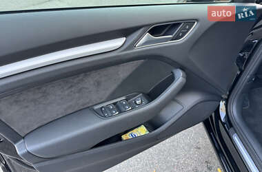 Хэтчбек Audi A3 2016 в 