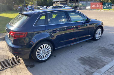 Хэтчбек Audi A3 2017 в 