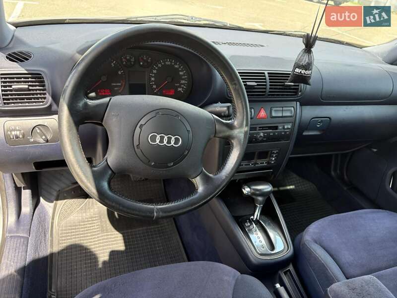 Хэтчбек Audi A3 2000 в Киеве