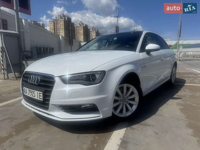 Седан Audi A3 2015 в 