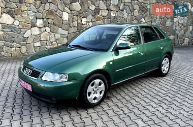 Хэтчбек Audi A3 2001 в 