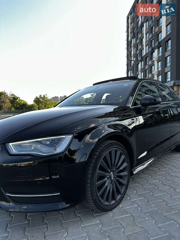 Хетчбек Audi A3 2015 в Кропивницькому
