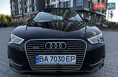 Хэтчбек Audi A3 2015 в 